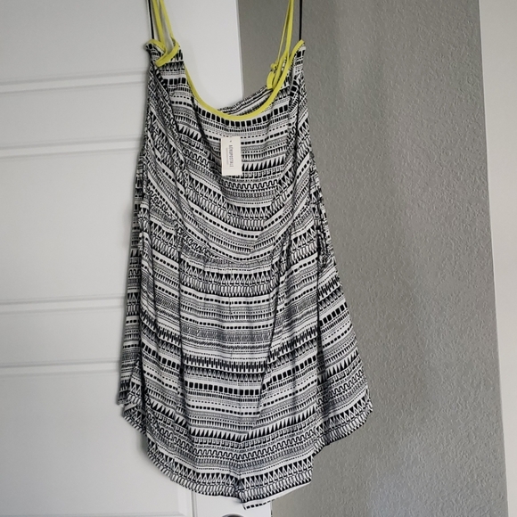 NWT Aeropostale Romper - Picture 1 of 3